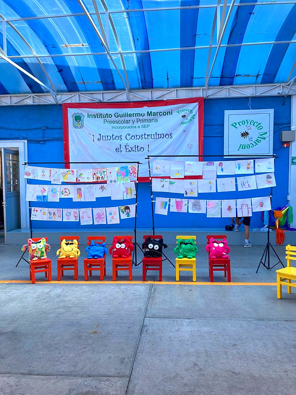 Mascotas de los Proyectos MAC del Instituto Guillermo Marconi